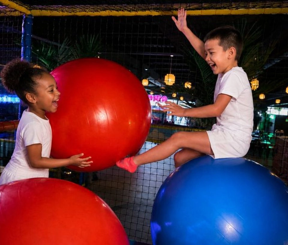 boule géante parc jeux interieur enfants youfun perpignan