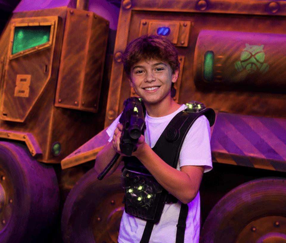 laser game youfun perpignan enfant souriant