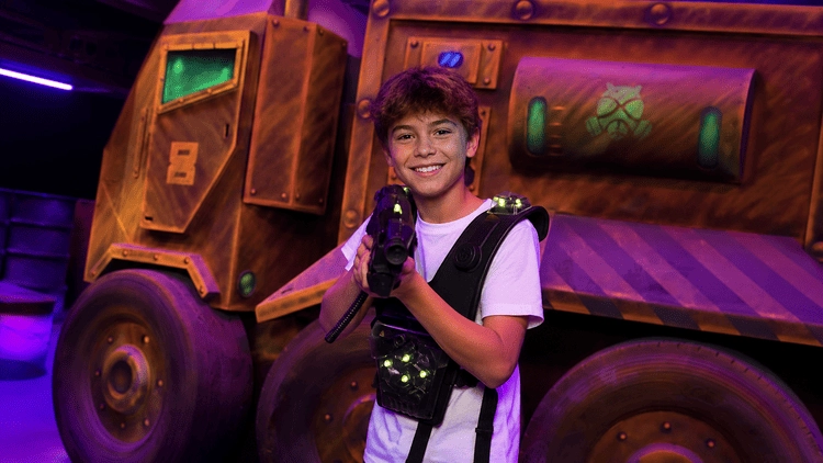 laser game youfun perpignan enfant souriant