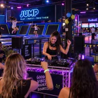 Soirée entre jeune dans le parc you fun à perpignan avec un dj